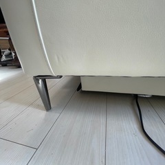 島忠　電動リクライニングソファ　ホワイト　本革の画像