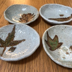 ハンドメイド　陶器小皿の画像