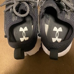 2025年モデルUNDER ARMOUR ファットタイヤ ハイキング ベンチャーの画像