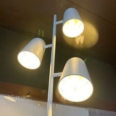 IKEAフロアランプの画像