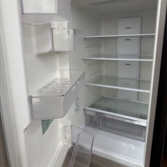 HITACHI 3ドア冷蔵庫のご紹介ですの画像