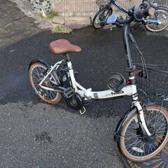 電動アシスト自転車 2台セット！折りたたみ式・シマノ6段変速・前輪駆動｜ブラック＆ホワイト｜通勤・送迎・お買い物にすぐ使えます！の画像