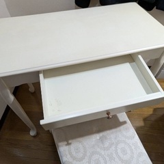 【取引成立】無料　猫足 デスク チェア セットの画像