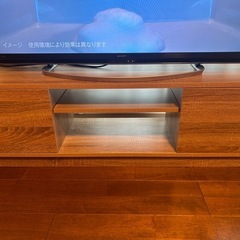 2018年製40型テレビとテレビ台セットの画像