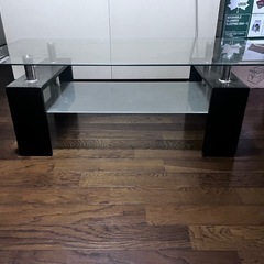 🉐早い者勝ち‼️ガラスのインテリアデザインテーブルの画像