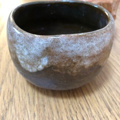 ハンドメイド　陶器の深型小鉢の画像