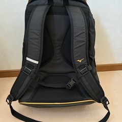 MIZUNO スポーツリュック ゴールド 大容量 の画像