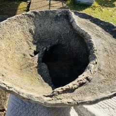 水甕　水槽　メダカ用　金魚用　直径62cm 高さ25cm 上部　内部棚ありの画像