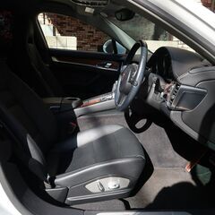 検査8年12月パナメーラ後期型 スポーツクロノPKG/エントリードライブ/バネサス/HDDナビ/地デジ/全方位カメラ/黒革シート/電動リアスポイラーの画像