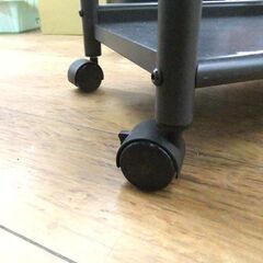 3段 キャスター付き ワゴン LION 幅68×奥35×高86 スチール ブラック 黒 収納家具 キッチン オフィス 車庫 札幌市厚別区 厚別店の画像