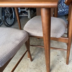 ダイニングテーブル　チェア付き2脚の画像