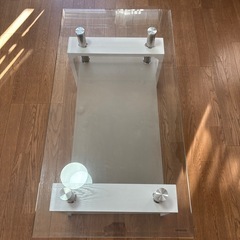 ガラステーブルの画像