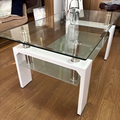 ガラステーブルの画像