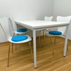 【美品】ホワイトデスク&チェア4脚セットの画像