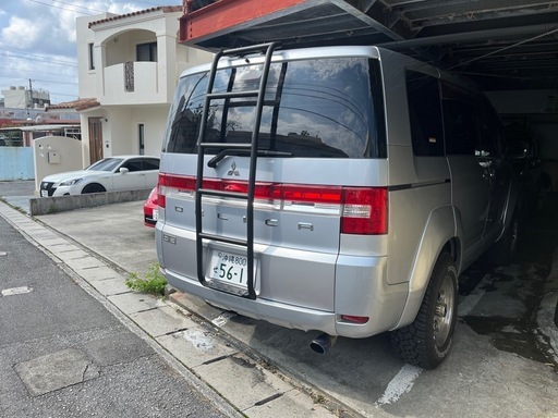 デリカD5 リアラダー