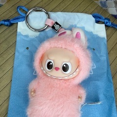 ラブブ　イニシャル　Ｕ　ピンク　きーほキーホルダー　せい正規品の画像