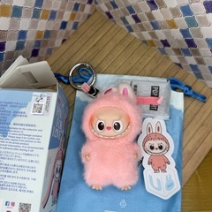 ラブブ　イニシャル　Ｕ　ピンク　きーほキーホルダー　せい正規品の画像