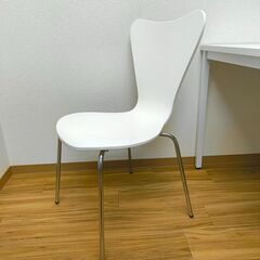 【美品】ホワイトデスク&チェア4脚セットの画像