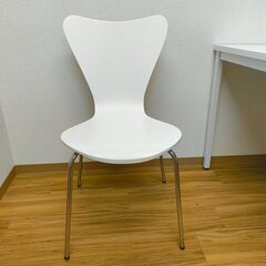 【美品】ホワイトデスク&チェア4脚セットの画像