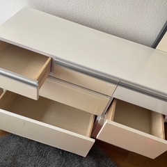 白チェストの画像