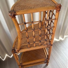 ラタン　コーナー　ラックの画像