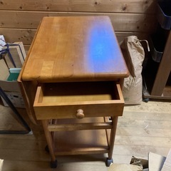 鉾田市汲上にあるテーブル　折りたたみ付きの画像