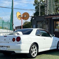 ローンは毎月46,000円～　日産　スカイライン　25GTターボ　タイミングベルト交換済み　純正５速　純正3連メーター　純正アルミホイールの画像