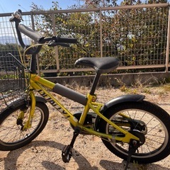 子供用自転車ヘルメット付き　値下げ可の画像