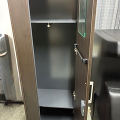 鍵付きロッカー　オフィス家具の画像