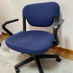 取引日時調整中【0円】オフィスチェアお譲りします（回転・キャスター付き）の画像
