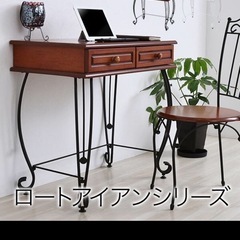 デスク、イスの画像