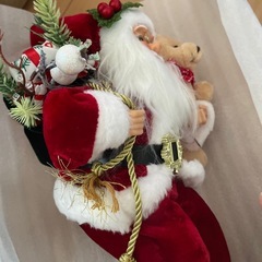 お座りサンタクロースの画像