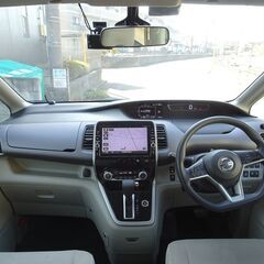 即乗りＯＫ 4WD 30年式 セレナハイブリッド 電動オートステップ エマージェンシーブレーキ ナビ フルセグTV Bluetooth アラウンドビューモニター 両側パワスラ インテリキー クルコン LEDライト ETCの画像