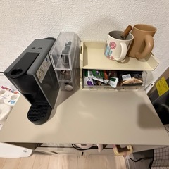 「美品」キッチンカウンター、食器棚の画像