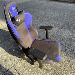 バウヒュッテ ゲーミングチェアの画像