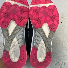 アシックスシューズの画像