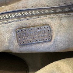  A2511-244 HIROFU ショルダー ハンド バッグ Hロゴ ハーフムーン グレージュ 型押し レザー 中地スウェード 使用感有りの画像