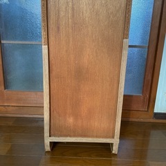 　　引き取り手が無い場合は、分解して処分します。ミラー付き縦長ボックスの画像