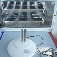 ★ 遠赤外線ストーブ　電気ストーブ　SKJ-FX1200 電気ヒーターの画像