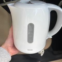 電気ケトルの画像