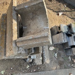 U字構　石　の画像