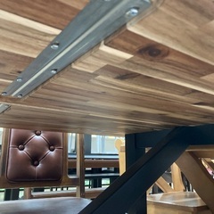 ダイニングテーブルの画像