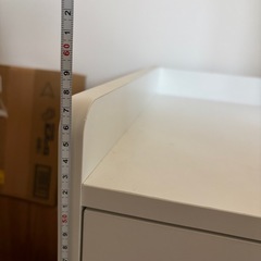 ベッドサイドテーブルの画像