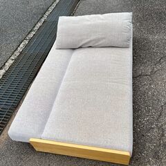 【ジモティ限定特価】 ソファベッド グレー クッション付き A0845Gの画像