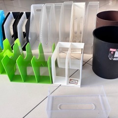 ファイルスタンド　ゴミ箱　ティッシュケース　　あげますの画像