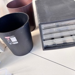 ファイルスタンド　ゴミ箱　ティッシュケース　　あげますの画像