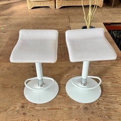 A1752🌟激安‼️ カウンターチェア　 1脚　2000円　 2点残り🌟の画像