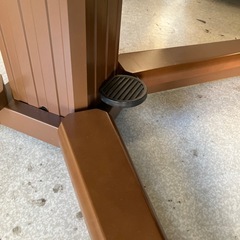 A2511-245 冨士ファニチア 八角形ダイニングテーブルセット 昇降式 キャスター付きアームチェア 2脚付き ※バラ売り不可 キズ汚れ有りの画像