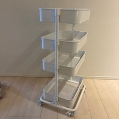  4段ワゴンの画像