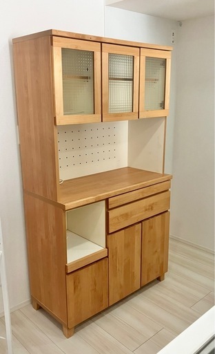 キッチンボード　アルダー材　北欧風　ナチュラル　チェッカーガラス風 キッチンボードアルダー材北欧風ナチュラルチェッカーガラス風 (mai